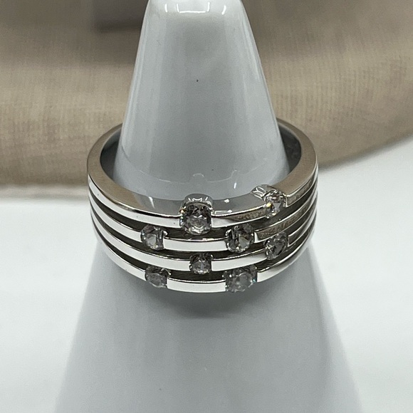 Vintage Sparkling Multi-Band Sterling Silver Ring with CZ Accents – Size 7 - Picture 10 of 14
